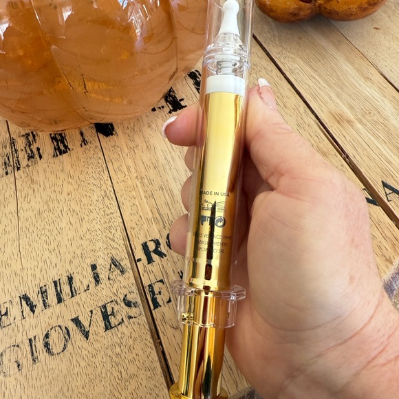 Versace 19V69 Italia Beauty Ageless Instant Lift 0.4 oz Face Lift Syringe - Picture 4 of 4